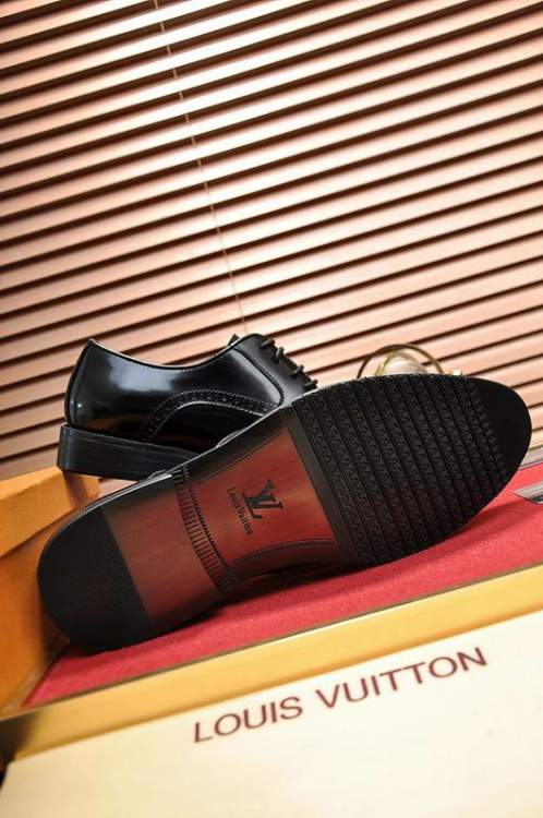 Picture of Louis Vuitton Shoes _SKULVsz38-45mnf071314426